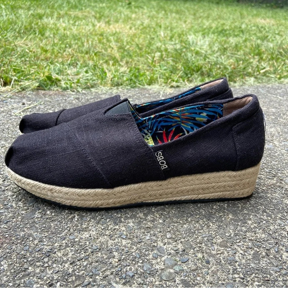 BOBS Skechers Women's Black Espadrilles Wedges Memory Foam Arch Pillow Sz 8.5 - Picture 2 of 9